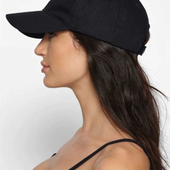 🖤 SKIMS NWT Baseball Cap in Onyx 🖤 - Picture 9 of 9